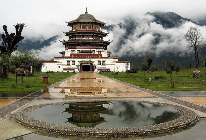 拉薩、林芝、魯朗林海、羊卓雍湖雙臥11/單飛9