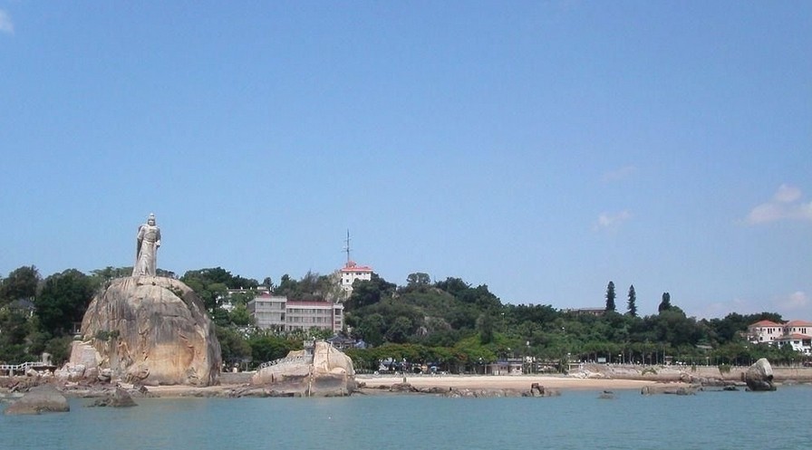 武夷山、廈門鼓浪嶼、客家土樓雙飛6日**純玩8人