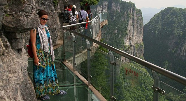 張家界、鳳凰古城、天門山玻璃棧道雙臥6天